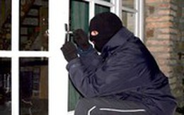 Tên trộm rủ cô gái vào nhà nghỉ 'tâm sự' khi hẹn trả điện thoại