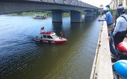 Cô gái gieo mình xuống sông Hương sau khi khám bệnh