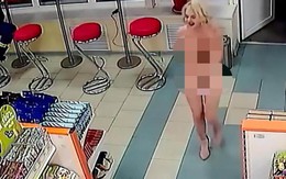 Giật mình trước cảnh cô gái khỏa thân thản nhiên vào siêu thị mua đồ