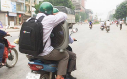 Bức ảnh bố chở con lên Hà Nội nhập học khiến nhiều người bồi hồi xúc động