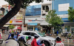 Thanh niên cướp ngân hàng ở Sài Gòn: Cầm 700.000 đồng rồi ngồi xuống đếm tiền