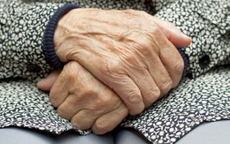 Yêu râu xanh 25 tuổi bị bắt vì hãm hiếp cụ bà 74