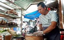 Quán trong hẻm Sài Gòn bán 62.000 đồng suất cháo gỏi vịt