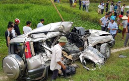 Nghệ An: Tàu hỏa tông xe 7 chỗ trên đường về quê ăn rằm, 4 người thương vong