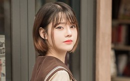 Nữ sinh tóc ngắn xinh như búp bê của trường ĐH Ngoại thương