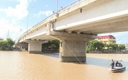 Buồn chuyện gia đình, thiếu nữ 15 tuổi nhảy cầu tự tử