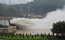 Thủy điện Hòa Bình, Sơn La mở cửa xả lũ trong sáng nay