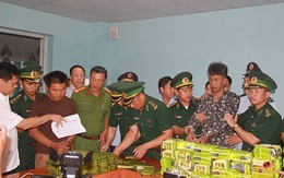 Bí mật bị bóc mẽ của du khách mang hai chiếc cặp vào Việt Nam