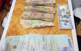 Bọc tiền lớn trong ba lô nữ hành khách bỏ quên trên tàu