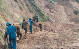 Cõng hàng vào nơi mọi phương tiện đều bất lực