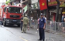 Vụ cháy gần viện Nhi Hà Nội: Người dân náo loạn di dời đồ đạc khi phát hiện đám cháy bùng phát trở lại