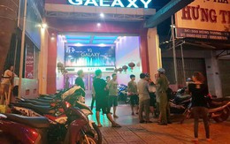 Hai nhóm lao vào hỗn chiến trong lúc hát karaoke