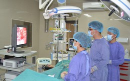 Chuyện khó tin: Đùa giỡn, người đàn ông bị bạn dùng ống nhựa xịt vào hậu môn khiến vỡ ruột