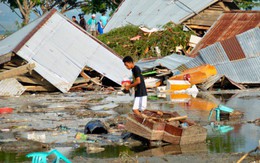 Hàng trăm người có thể bị cuốn trôi trong sóng thần ở Indonesia