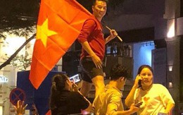 Đàm Vĩnh Hưng, Mỹ Tâm phấn khích lao ra đường mừng U23 Việt Nam chiến thắng