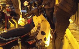 Hà Nội: Nam thanh niên đang đi ô tô qua cầu bất ngờ mở cửa rồi nhảy xuống sông Hồng