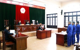 Vì câu chúc Tết, năm người đàn ông lao vào ẩu đả