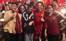 Phó thủ tướng Vũ Đức Đam xuống đường mừng chiến thắng của U23 Việt Nam