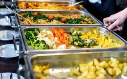 Đi ăn buffet, hãy tránh những thực phẩm dưới đây