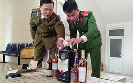 Xe tải chở lô rượu nhập lậu gần một tỷ đồng bị phát hiện