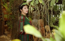 Hoa hậu Ngọc Hân hào hứng xem triển lãm "Báu vật Đại ngàn" cùng ca sĩ Việt Hoàn