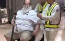 Nữ tiếp viên hàng không Đài Loan khổ sở vì bị khách ép lau "chỗ hiểm"