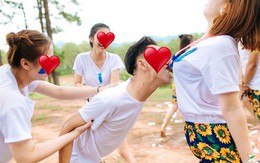 Ảnh kỷ yếu gây "nhức mắt" người xem: Tưởng hay nhưng lại rước họa