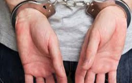 Nữ công nhân bị 'công an dỏm' ép quan hệ, cướp tài sản