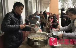 Hiệu trưởng trích lương, tự nấu ăn cho học sinh