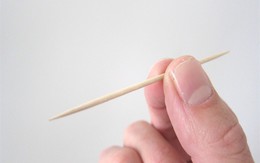 Cây tăm đâm thủng ruột bé trai
