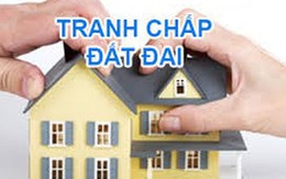 'Cuộc chiến' 10 năm giành đất với cha mẹ vợ cũ