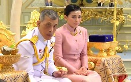Quốc vương Thái Lan phế truất Hoàng quý phi: 4 vợ và chuyện chú chó được yêu chiều đặc biệt