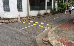 Phát hoảng với gờ giảm tốc tự chế bằng thanh sắt đặt trên phố ở Hà Nội