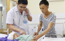 Quảng Ninh: Bé 3 tuổi bị mảnh kim loại đâm xuyên hộp sọ
