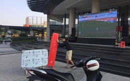 Nhiều địa phương ở Nghệ An, Hà Tĩnh lắp màn hình LED "khủng" cổ vũ U22 Việt Nam đá trận chung kết SEA Games 30