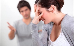Không muốn sống chung nhà với người vợ ‘bo bo’ giữ tiền
