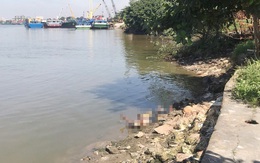 Thi thể nam giới có hình xăm rồng, cọp trôi trên sông Sài Gòn
