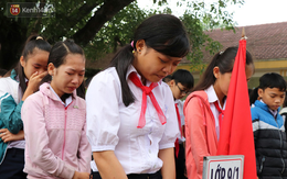 Buổi chào cờ đầu năm mới chìm trong nước mắt ở ngôi trường có 6 học sinh đuối nước thương tâm