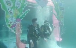 9 cặp cô dâu, chú rể Thái Lan kết hôn dưới lòng biển sâu 8 mét