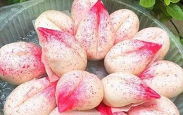 Sáng rằm tháng Giêng, dâng ông bà 100 cái bánh bao đào tiên hồng rực