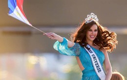Sự cố hi hữu trong lịch sử Miss Universe: Đang diễu hành, Hoa hậu làm vỡ vương miện 6 tỉ