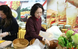 Việt Nam chiêu đãi phóng viên quốc tế với những món ăn đậm chất dân tộc