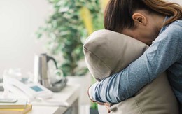 Chồng hành hạ đủ kiểu để ép tôi bỏ thai ngoài ý muốn