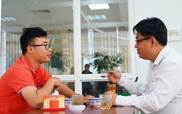 Sinh viên Sài Gòn 'hẹn' ăn trưa cùng hiệu trưởng