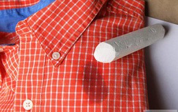 Vứt 3 viên phấn bảng vào tủ quần áo, ai cũng mắng 'dở hơi' cho tới khi…