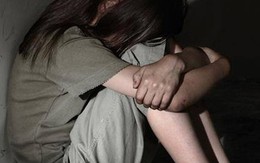 Lợi dụng sự thân thiết, nam thanh niên liên tục dâm ô bé gái