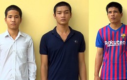 Ba thanh niên ở miền Tây khống chế bà lão, cướp tài sản