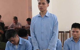Hà Nội: Đòi nợ bằng cáo phó và nhạc đám ma náo động đường làng