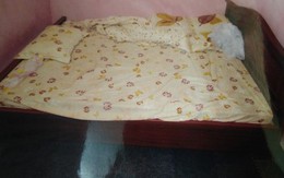 Nút buộc khăn cuốn cổ tố kẻ hãm hại người phụ nữ trên giường
