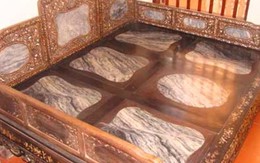 Chiếc sập cổ 300 năm giá 2 triệu USD đại gia Việt vẫn sẵn sàng mua